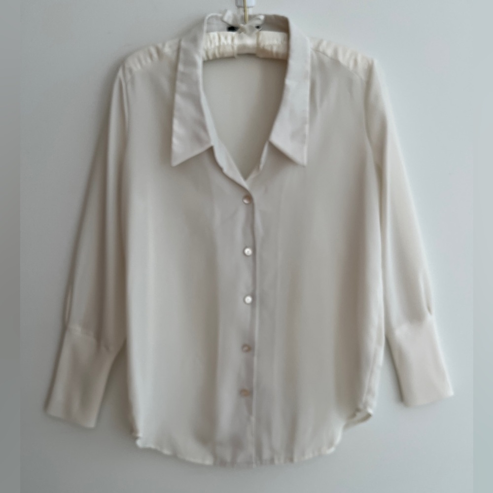 NIC + ZOE Long Sleeve Button Front Blouse Neutral Cream Colour Career Business